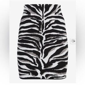 Express - High Waisted Body Contour Zebra Print Mini Sweater Skirt. Size XS.